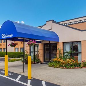 All Seasons Inn & Suites